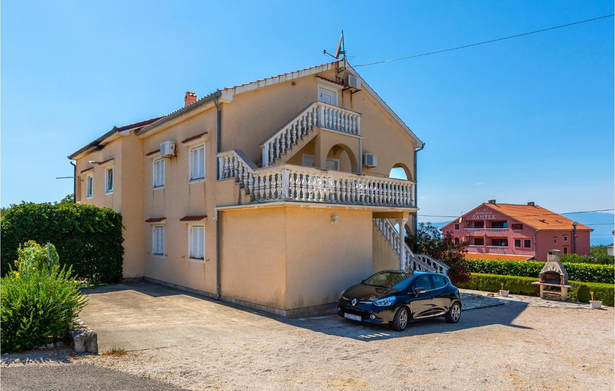 2 Bedroom Beautiful Apartment In Rasopasno Экстерьер фото