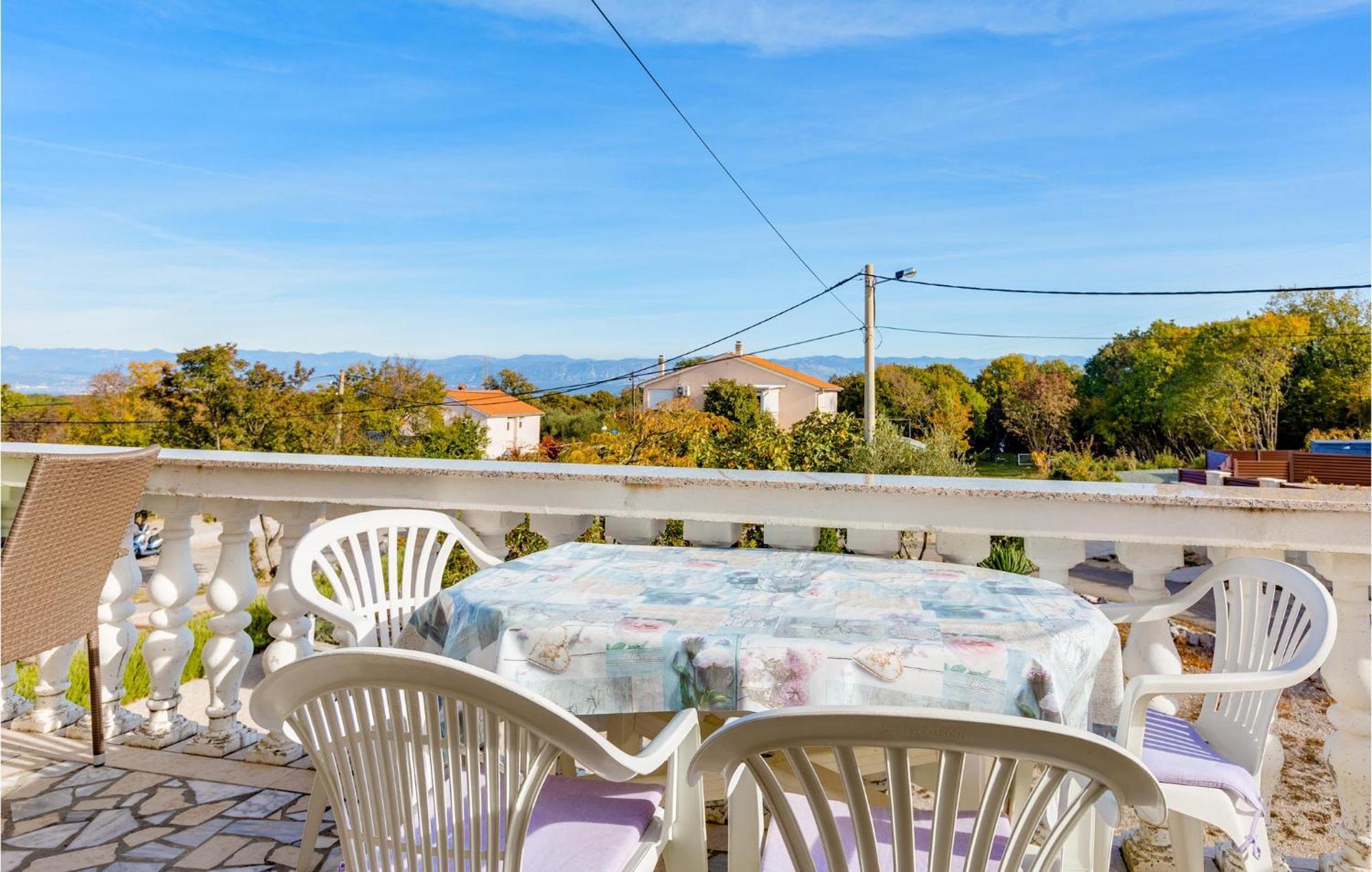 2 Bedroom Beautiful Apartment In Rasopasno Экстерьер фото